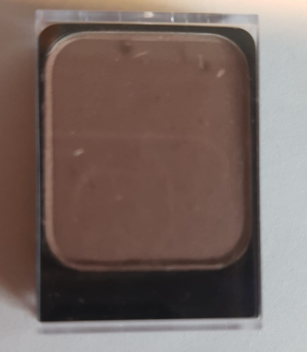 Malu_wilz_eye_shadow-40 De oogschaduw van het kliksysteem van Malu Wilz verdwijnt. Voor de liefhebber hebben wij nog een aantal steentjes en beautybox doosjes
