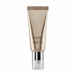 Perfectionerende dagcrème met SPF 10 Laat de huid er stralend en fris uitzien. Een topproduct uit onze collectie.